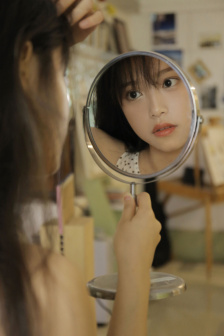 《交换:完美的邻居》2021